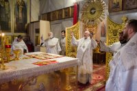 Заупокойная Божественная литургия во Вселенскую родительскую субботу