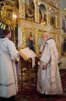 Заупокойная Божественная литургия во Вселенскую родительскую субботу