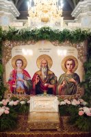 В Свято-Петро-Павловский кафедральный собор г. Гомеля доставлен ковчег с частицами мощей святых вмч. Георгия Победоносца, сщмч. Харалампия и мч. Вонифатия В Свято-Петро-Павловский кафедральный собор г. Гомеля доставлен ковчег с частицами мощей святых вмч. Георгия Победоносца, сщмч. Харалампия и мч. Вонифатия