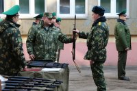 Священнослужитель принял участие в Торжественном митинге по случаю вручения оружия военнослужащим мобилизационного резерва