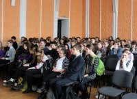 РОГАЧЕВ. Священнослужитель встретился с учащимися средней школы №2 г. Рогачёва имени В. М. Колесникова