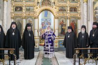 Преосвященный Стефан сослужил за Божественной литургией Высокопреосвященному митрополиту Павлу в день 25-й годовщины его Архиерейской хиротонии