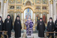 Преосвященный Стефан сослужил за Божественной литургией Высокопреосвященному митрополиту Павлу в день 25-й годовщины его Архиерейской хиротонии