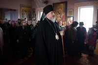 Преосвященнейший Стефан, совершил Пассию с чтением акафиста страстям Христовым