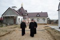 Преосвященный Стефан совершил рабочие визиты в строящиеся храмы Рогачёвского округа