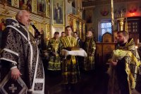 Преосвященнейший Стефан совершил утреню с чтением Великого канона