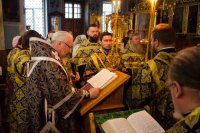 Преосвященнейший Стефан совершил утреню с чтением Великого канона