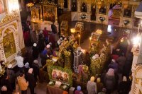 Преосвященнейший Стефан совершил утреню с чтением Великого канона