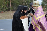 В храм вмц. Варвары аг. Боровики был доставлен ковчег с частицами мощей семи святых