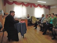 ДОБРУШ. Священнослужитель выступил на заседании клуба «начинающих» пенсионеров при Добрушском районном ТЦСОН
