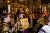 Утреня с чтением 12-и Страстных Евангелий в Свято-Петро-Павловском кафедральном соборе г.Гомеля Утреня с чтением 12-и Страстных Евангелий в Свято-Петро-Павловском кафедральном соборе г.Гомеля