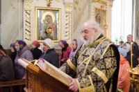 Вечерня с выносом Плащаницы Вечерня с выносом Плащаницы