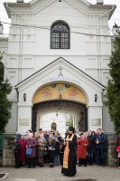 В храмы Гомеля в сопровождении звонницы с крестным ходом был доставлен Благодатный Огонь