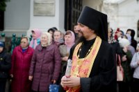 В храмы Гомеля в сопровождении звонницы с крестным ходом был доставлен Благодатный Огонь