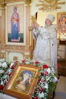 Преосвященнейший Стефан совершил чин освещения престола и храма вмч. Дмитрия Солунского