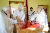 Преосвященнейший Стефан совершил чин освещения престола и храма вмч. Дмитрия Солунского