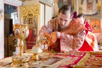 Божественная литургия во вторник 2-й седмицы по Пасхе, Радоницу