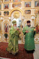 Преосвященный Стефан сослужил за Божественной литургией митрополиту Черниговскому и Новгород-Северскому Амвросию