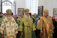 Преосвященный Стефан сослужил за Божественной литургией митрополиту Черниговскому и Новгород-Северскому Амвросию