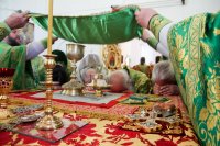 Преосвященный Стефан сослужил за Божественной литургией митрополиту Черниговскому и Новгород-Северскому Амвросию