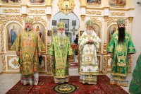 Преосвященный Стефан сослужил за Божественной литургией митрополиту Черниговскому и Новгород-Северскому Амвросию