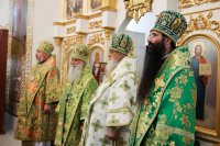 Преосвященный Стефан сослужил за Божественной литургией митрополиту Черниговскому и Новгород-Северскому Амвросию