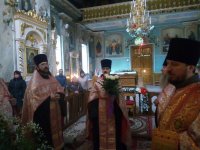 Священнослужители возложили цветы к памятнику свт. Кирилла Туровского