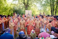 Крестный ход и Божественная литургия под открытым небом на территории бывшего Макарьевского монастыря