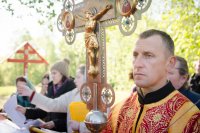 Крестный ход и Божественная литургия под открытым небом на территории бывшего Макарьевского монастыря