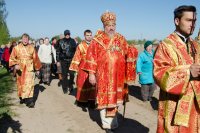 Крестный ход и Божественная литургия под открытым небом на территории бывшего Макарьевского монастыря