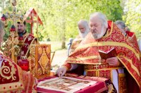 Крестный ход и Божественная литургия под открытым небом на территории бывшего Макарьевского монастыря