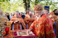 Крестный ход и Божественная литургия под открытым небом на территории бывшего Макарьевского монастыря