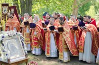 Крестный ход и Божественная литургия под открытым небом на территории бывшего Макарьевского монастыря
