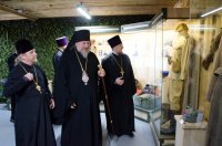 Владыка посетил часовню иконы Божией Матери «Достойно есть» у памятного знака операции «Багратион» Владыка посетил часовню иконы Божией Матери «Достойно есть» у памятного знака операции «Багратион»