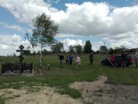 Уборка бывшего захоронения святого заступника земли Гомельской — праведного Иоанна Кормянского в деревне Огородня.