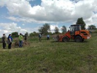 Уборка бывшего захоронения святого заступника земли Гомельской — праведного Иоанна Кормянского в деревне Огородня.