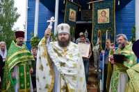 Божественная литургия в Свято-Духовом храме аг. Дворец