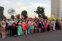 Торжественное шествие выпускников
