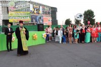 Торжественное шествие выпускников