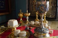 Божественная литургия в праздник Табынской и "Знамение" Курской-Коренной икон Божией Матери