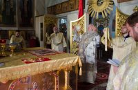 Божественная литургия в праздник Табынской и "Знамение" Курской-Коренной икон Божией Матери