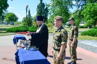 Благочинный Светлогорского округа, благословил новобранцев 5-ой отдельной роты в/ч № 5525 