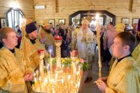 Божественная литургия в храме иконы Божией Матери "Отрада и утешение" в день памяти святых благоверных князей Петра и Февронии Муромских