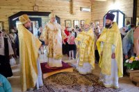 Божественная литургия в храме иконы Божией Матери "Отрада и утешение" в день памяти святых благоверных князей Петра и Февронии Муромских