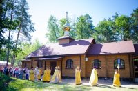 Божественная литургия в храме иконы Божией Матери "Отрада и утешение" в день памяти святых благоверных князей Петра и Февронии Муромских