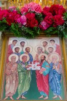 Божественная литургия в праздник Собора славных и всехвальных 12-ти апостолов