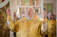 Божественная литургия в день празднования положения честной ризы Господа нашего Иисуса Христа в Москве