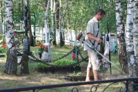 Субботник на кладбище в Севрюках