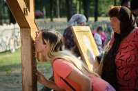 Преосвященнейший Стефан совершил молебен с чином освящения новосооруженного креста Преосвященнейший Стефан совершил молебен с чином освящения новосооруженного креста