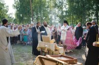 Преосвященнейший Стефан совершил молебен с чином освящения новосооруженного креста Преосвященнейший Стефан совершил молебен с чином освящения новосооруженного креста